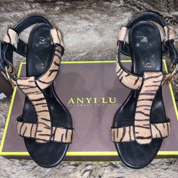 Anyi Lu Tiger print sandal - Picture 2 of 6